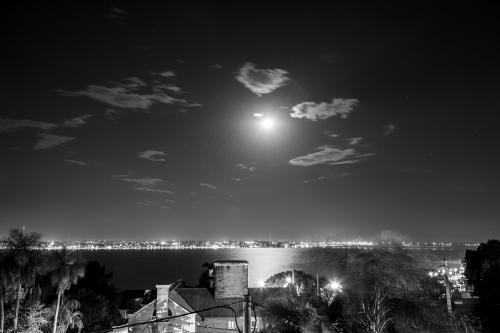 黑色月光,探寻神秘幽暗的月光之谜